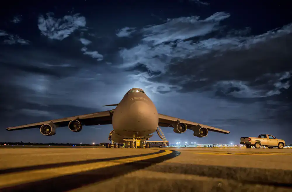 Heavy cargo transport aircraft